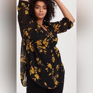💛🖤 Torrid Black and Gold Floral Hi-Low Babydoll Top
